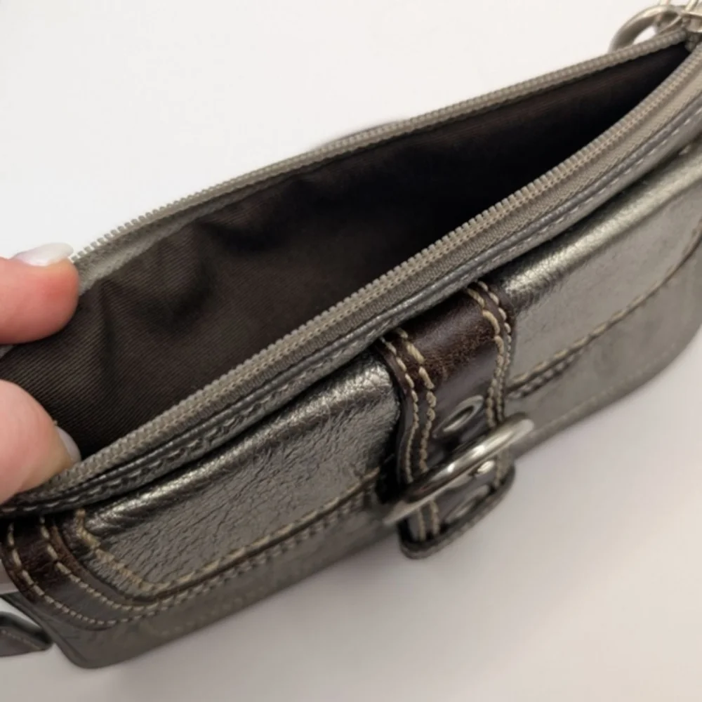 Coach Vintage Soho Mini Silver Metallic Zip Wristlet - Picture 8 of 15